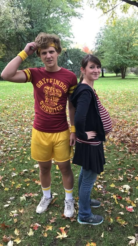 Me and who Juno Halloween Costume, Halloween Costumes 2022, Movie Halloween Costumes, Matching Halloween Costumes, Classic Halloween Costumes, Halloween Post, Duo Halloween Costumes, Couples Halloween Outfits, Cute Couple Halloween Costumes