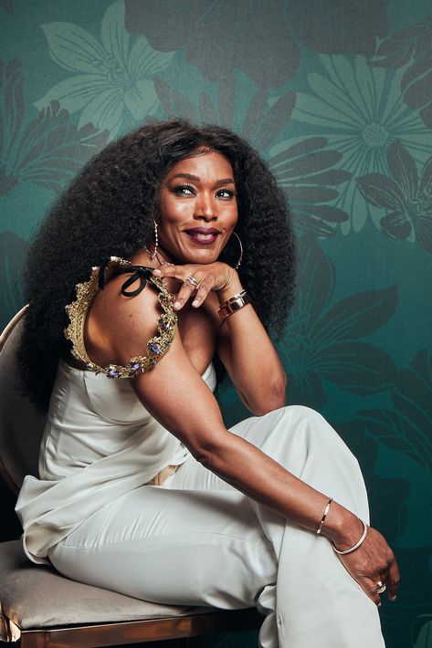 Angela Bassett The Queen Mother, Women Models, African American Studies, Angela Bassett, Queen Mother, Celebrity Portraits, French Women, Hollywood Celebrities, Birthday Photoshoot