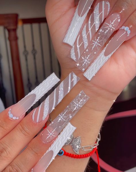 Acyrilics Nails Christmas, Christmas Nail Designs Brown, All White Christmas Nails, Christmas Acrylic Nail Designs Stiletto, Cute Long Christmas Nails, White Winter Nail Ideas, Winter Set Nails, Long Winter Nail Designs, Icy Christmas Nails