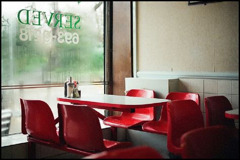 Why London Loves A Greasy Spoon | Londonist Where are London’s Best Greasy Spoons? Laundromat Ideas, Coffeshop Design, Deep Fried Bacon, Greasy Spoon, Burger Restaurant, Film Inspiration, London Love, Cafe Interior, Retro Aesthetic