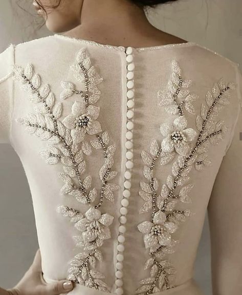 Millennials Fashion, فستان سهرة, Vestidos Vintage, Embroidery Fashion, Casual Fall Outfits, Fashion Details, Wedding Gown, Beaded Embroidery, Denim Fashion