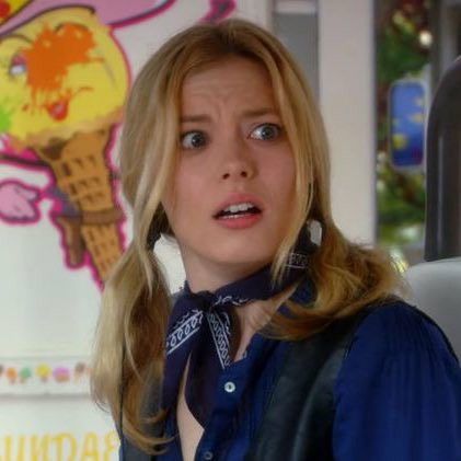 Britta Community, Britta Perry, Community Tv Series, Queer Platonic, Gillian Jacobs, Community Tv Show, Fat Dog, Gillian Jacob, Community Tv