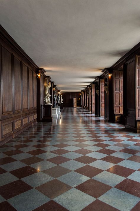 Hampton Court Palace Interior, London Homes Interior, Hampton Interior, Long Corridor, Palace Interior, Hampton Court Palace, Royal Residence, The Guard, Royal Court