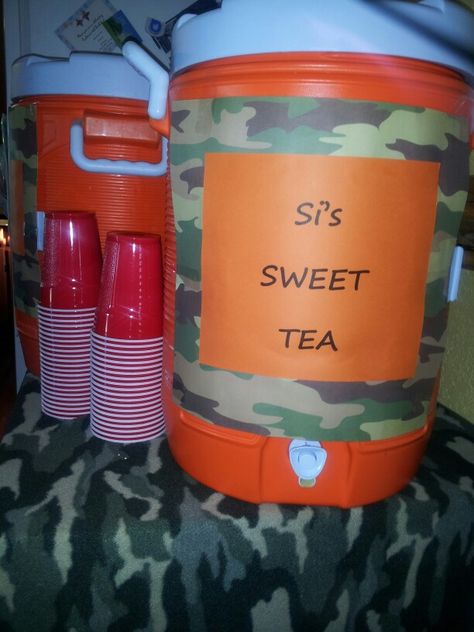 Duck Dynasty party Duck Dynasty Birthday Party, Duck Hunting Birthday Party, Duck Dynasty Party, Trailer Trash Party, Hunting Birthday Party, Tea Dispenser, Duck Party, Camo Party, Trash Party