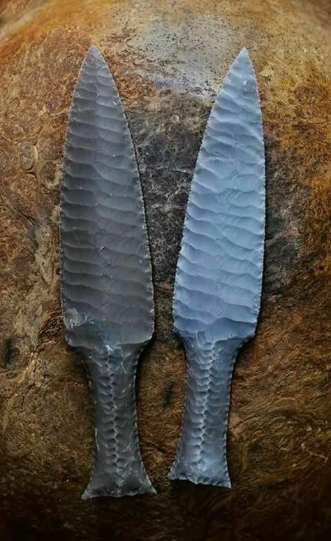 Flint Knives, Stone Age Tools, Native American Tools, Arrowheads Artifacts, Primitive Technology, Arrow Heads, Primitive Survival, Flint Knapping, Stone Tools