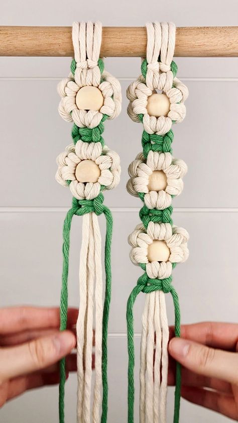 Flower Macrame, Macrame Flowers, Macrame Flower, Free Macrame Patterns, Macrame Tutorials, Macrame Knots Tutorial, Yarn Wall Art, Cottage Crafts, Throwing It Back