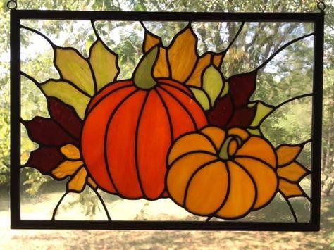 Scarecrow Stained Glass Pattern, Fall Stain Glass Patterns, Thanksgiving Stained Glass Patterns, Pumpkin Stained Glass Patterns, Fall Stained Glass Patterns, Fall Stained Glass Ideas, Fall Suncatchers, Stained Glass Fall, Stained Glass Quilt