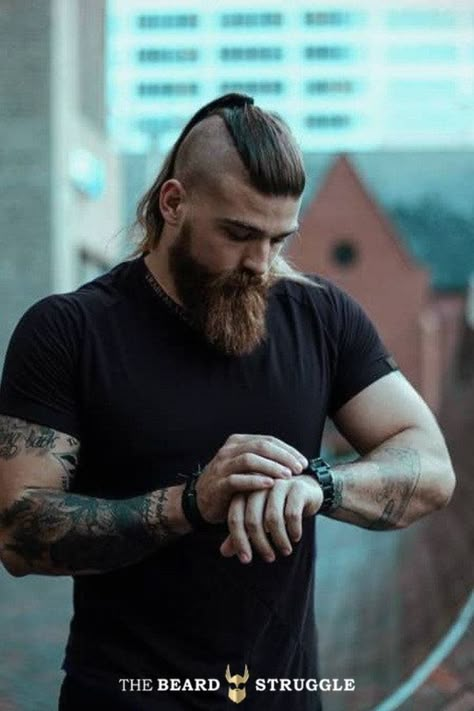 viking beard men Undercut Ponytail, Stile Pin Up, Viking Beard Styles, Viking Haircut, Long Beard Styles, Hairstyle Reference, Long Beard, Beard Care Products, Viking Men