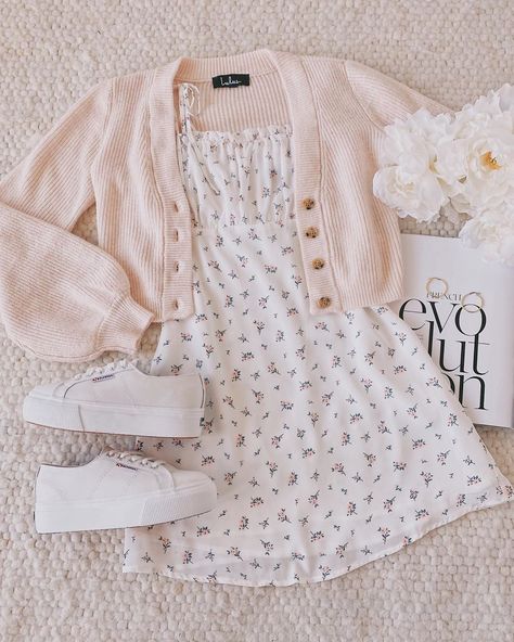 Be A Wildflower, Soft Girl Outfits, Beauty And Fashion, Girly Outfits, Teen Fashion Outfits, Looks Vintage, The Floor, Comfy Outfits, Cute Casual Outfits