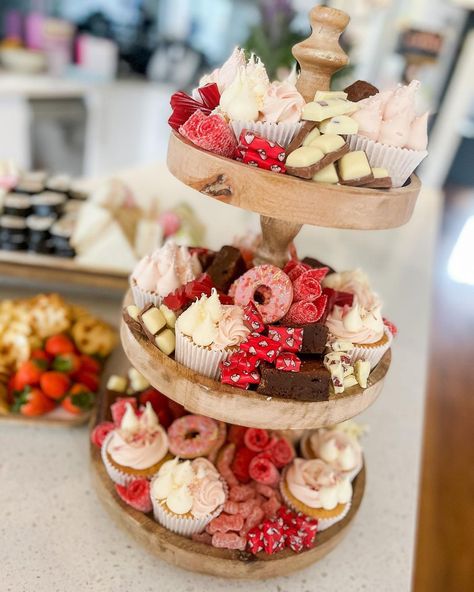 MELBOURNE'S LUXURY PICNIC & EVENT STYLING on Instagram: “〰️ our client also added on our dessert tower and two perfect little platters for the children to enjoy. With our dessert towers…” Crab Feed, Picnic Event, Valentine Dinner Party, Dessert Tower, Heart Desserts, Luxury Picnic, Forest Party, Events Decor, Valentine Dinner