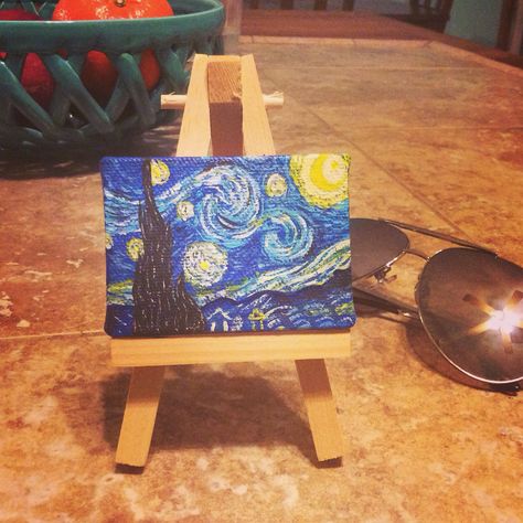 Mini Starry Night (Vincent Van Gogh). Tiny acrylic painting by Natalie Ward. You can find mini canvases & easels at craft stores like Jo-Ann Fabrics. This one is about 2.5"x2". I'd like to do a series of these someday. Mini Tela, Small Canvas Paintings, Cute Canvas Paintings, Small Canvas Art, Aesthetic Painting, Mini Canvas, Mini Canvas Art, Small Art, Small Paintings