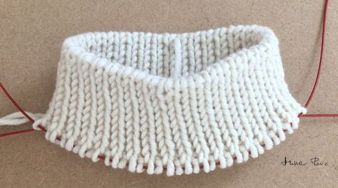 Top Down Knitting, Continental Knitting, Magic Loop Knitting, Knitting Hats, Knitting Tutorials, Casting On, Rolled Collar, Magic Loop, Sleeves Top