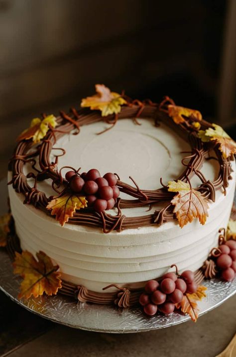 Autumn Cake Ideas Birthday, Friendsgiving Cake, Thanksgiving Cake Ideas, Fall Theme Cakes, Thanksgiving Cakes Decorating, Bonfire Cake, Pumpkin Patch Cake, Fall Leaf Cake, Autumn Cake