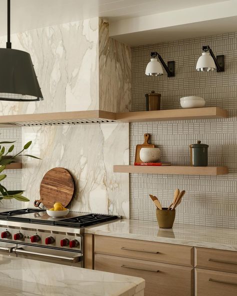 Morrison Interiors | Cooking up Sunday breakfast From our #LittleHouseByTheFerry project Design @morrison_interiors Build @sailhouse Photo @lance.gerber | Instagram Marble Hood, Morrison Interiors, Sleek Fireplace, Modern Coastal Home, Living Room Center, Built In Banquette, Gorgeous Tile, Island House, Kitchen Tile