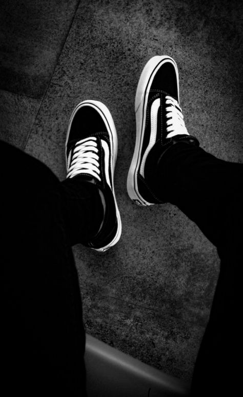 Male Shoes Aesthetic, Bro Wallpaper, Best Dark Wallpaper, Super Car Wallpaper, Best Car Photo, Hd Wallpaper For Pc, Cut Picture, Tennis Vans, Vans Authentic Shoes