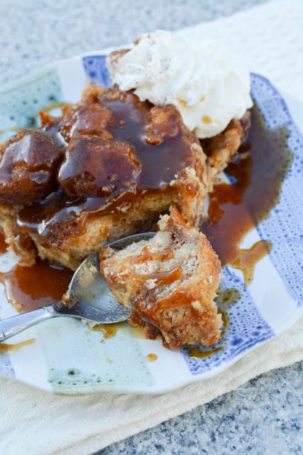 Apple Cider Donut Bread Pudding with Apple Cider Caramel Bake Apples, Apple Bread Pudding Recipe, Cider Caramel, Donut Bread Pudding, Apple Cider Caramel, Apple Bread Pudding, Fall Desserts Apple, Donut Bread, Apple Cider Donuts Recipe