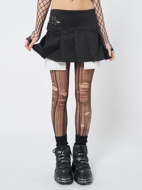 Y2k Grunge Aesthetic, Black Pleated Mini Skirt, Cher Clueless, 90s Grunge, Punk Outfits, Pleated Mini Skirt, Grunge Aesthetic, Ethical Fashion, Grunge Outfits