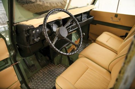 Land Rover Santana, Range Rover Interior, Planes For Sale, Land Rover 88, Jimny Suzuki, New Land Rover, Land Rover Series 3, Range Rover Classic, Mens Gear