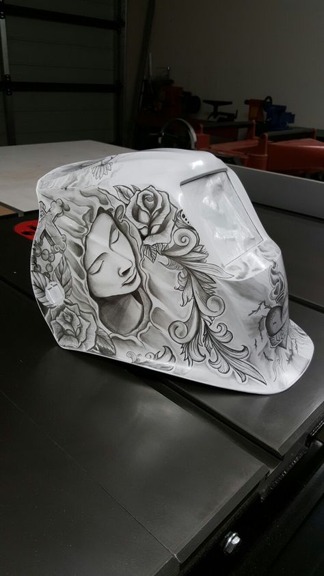 Cool Welding Helmets, Welding Mask Drawing, Painted Welding Helmet, Custom Painted Welding Helmet, Welding Helmet Art, Custom Welding Hoods, Custom Welding Helmets, Welder Tattoo, Welding Helmet Designs