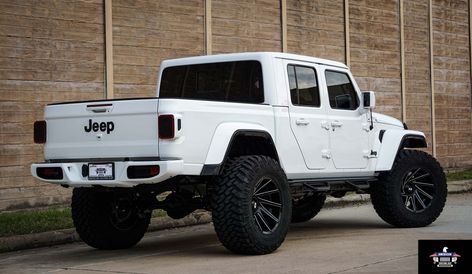 White Gladiator Jeep, Jeep Gladiator Custom, Custom Jeeps, Jeep Names, Studebaker Trucks, Jeep Scrambler, White Jeep, Jeep Jt, Volkswagen New Beetle