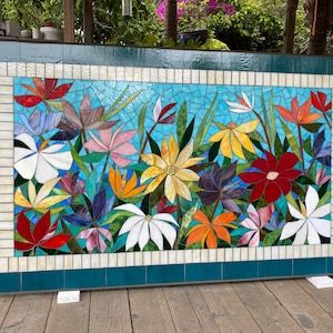 Diy Mosaic, Mosaic Art Projects, Mosaic Stained, Pebble Mosaic, Mosaic Flowers, Vintage Inspired Decor, Mosaic Decor, Mosaic Garden, Mosaic Projects