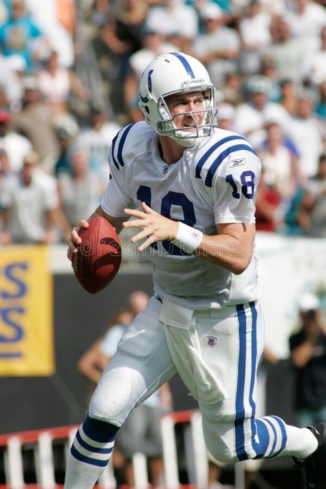 Peyton Manning Colts, Football Aesthetic, Ny Giants Football, Football Board, Nfl Football Pictures, Nfl Football Art, Sports Pics, Andrew Luck, American Football League