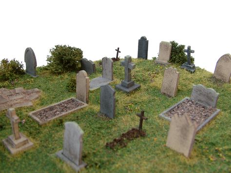 1:48th / quarter scale 'Lych Gate' kit shown here in a cemetery setting by www.petite-properties.com Cemetery Terrarium Graveyards, Miniature Cemetery Diy, Miniature Graveyard Diy, Mini Graveyard, Lych Gate, Miniature Cemetery, Cemetary Diorama, Graveyard Diorama, Petite Properties