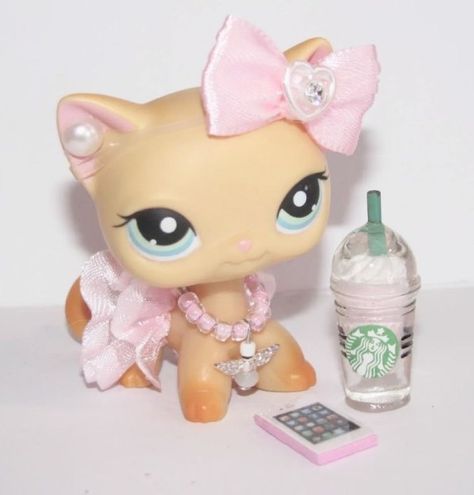 Lps Clothes, Lps Accessories, Lps Popular, Lps Cats, Custom Lps, Lps Toys, Lps Pets, Lps Littlest Pet Shop, Easter Bunny Decorations