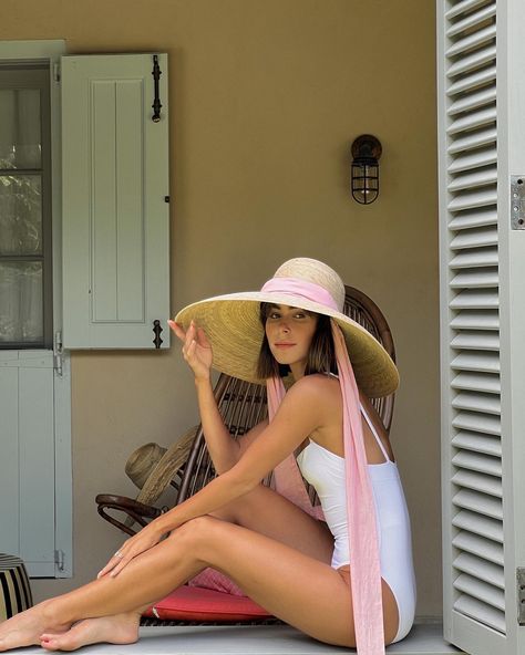 Sun Crown, The Style Bungalow, Style Bungalow, Hat Aesthetic, Classy Winter Outfits, Palm Tree Leaves, Slim Aarons, Wide Brim Sun Hat, Hat Scarf