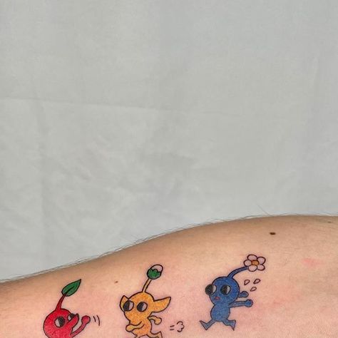 Pikmin Tattoo Ideas, Pikmin Tattoo, Blue Pikmin Pfp, Cute Pikmin Art, Pikmin Poster, White Pikmin, Blue Pikmin, La Tattoo, Sibling Tattoos