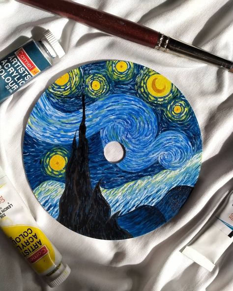 Painted Records, Vinyl Art Paint, Cd Diy, Record Painting, Posca Marker, Výtvarné Reference, Painted Vinyl, Arte Van Gogh, Vinyl Record Art