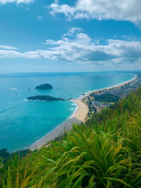 📍Mount Maunganui, New Zealand🇳🇿 Mount Maunganui New Zealand, New Zealand Summer Aesthetic, New Zealand Aesthetic, Mount Maunganui, Dream Trips, New Zealand Landscape, Gap Year, Italian Summer, School Life