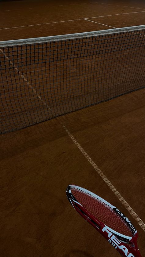 Sporty And Rich Aesthetic Wallpaper, Tennis Snapchat Story, Tennis Instagram Story, Sporty And Rich Aesthetic, Aesthetic Tennis, Mode Tennis, Gym Chic, Tennis Wallpaper, Old School Pictures