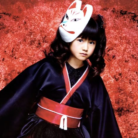 Babymetal Icons, Yui Mizuno, Moa Kikuchi, Baby Metal, Japanese Pop, Famous Girls, Kawaii Girl, Japanese Women, Music Bands