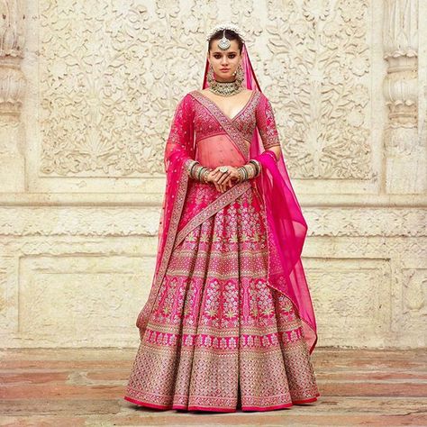 Give Yourself A Different Look With Magenta Lehengas, A Seamless Blend Of Traditional And Uniquely New. Pink Bridal Lehenga, Sabyasachi Bridal, Sabyasachi Mukherjee, Miranda Priestly, Latest Bridal Lehenga, Wedding Lehenga Designs, Wedding Lehengas, Indian Bride Outfits, Bridal Lehenga Collection