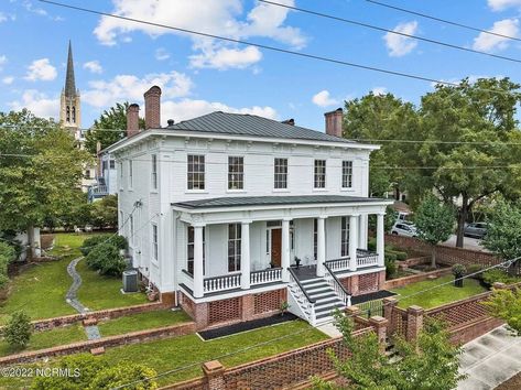 The Ballard-Potter-Bellamy House, 1844 Greek Revival style in Wilmington, North Carolina Greek Revival House Plans, Heart Pine Floors, Greek Revival Architecture, Heart Pine Flooring, Antebellum Homes, Wilmington North Carolina, Heart Pine, Pine Floors, Greek Revival