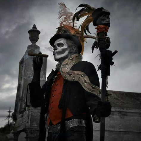 Baron del Cementerio Voodoo Costume, Voodoo Priest, Voodoo Halloween, Voodoo Art, New Orleans Voodoo, Baron Samedi, Marie Laveau, Papa Legba, Dark Circus