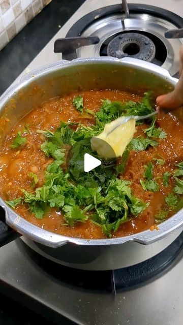 Suma's easy samayal on Instagram: "Try out this tasty pavbhaji masala fully loaded with veggies.. 🤤🤤😋 . . . . . . . . . . #pavbhaji #pavbhaji #pavmasala #streetstyle #pav #FoodForSoul #foodphotography #FoodieGram #foodporn #dinner #TasteBudsThrilled #tasty #pavbhajirecipe #mumbaistreetfood #foodie #tastebuds #yummyinmytummy #yummy" Pav Bhaji Recipe, Mumbai Street Food, Bhaji Recipe, Pav Bhaji, Recipe Steps, Happy Birthday Gifts, Taste Buds, Food Photography, Cooking Recipes