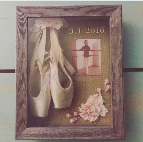 Ballerina Room Decor, Ballet Crafts, Dance Crafts, Dance Rooms, Ballet Inspiration, Ballerina Birthday, Dance Gifts, Pointe Shoes, Baby Keepsake