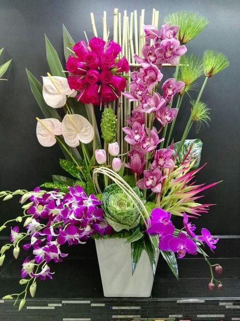 Best & most stylish ikebana Flower arrangement ideas | elegant fresh Moribana flower Arrangements Contemporary Flower Arrangements, Tropical Floral Arrangements, Tropical Flower Arrangements, White Flower Arrangements, Ikebana Flower, Corporate Flowers, Unique Flower Arrangements, Ikebana Flower Arrangement, Flower Arrangements Simple