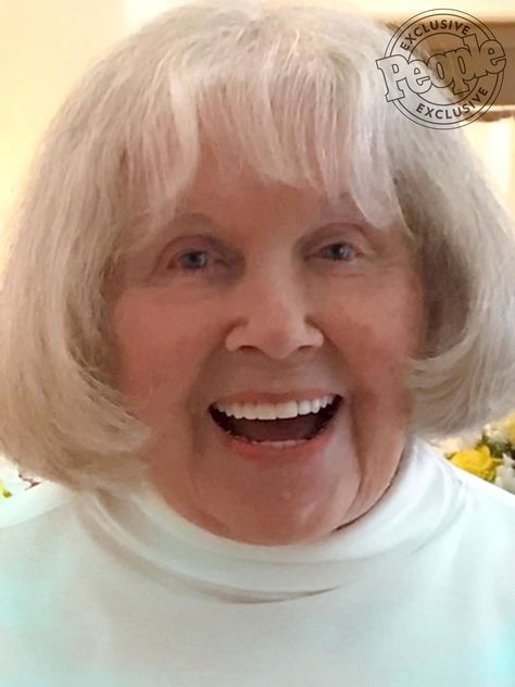 Just a few days ahead of her 97th birthday on April 3, Doris Day is sharing her exclusive birthday portrait, following a weekend celebration in her honor in her adopted home of Carmel, California. https://people.com/movies/hollywood-legend-doris-day-shares-her-birthday-portrait-ahead-of-turning-97/ Doris Day Show, Doris Day Movies, Tony Randall, Best Actress Oscar, Mary Tyler Moore Show, Carmel California, Doris Day, Rock Hudson, Les Brown