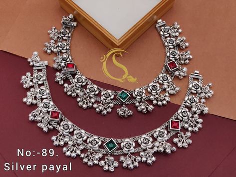 Fancy Payal set @kmd_collections #jewellery #imitationjewellery #payal#ankletsforsale #anklets #sankala Antique Silver Anklet, Classic Silver Jewelry, Payal Designs Silver, Silver Anklets Designs, Silver Payal, Bridal Anklet, Bridal Necklace Designs, Gold Jewels Design, Silver Jewelry Accessories