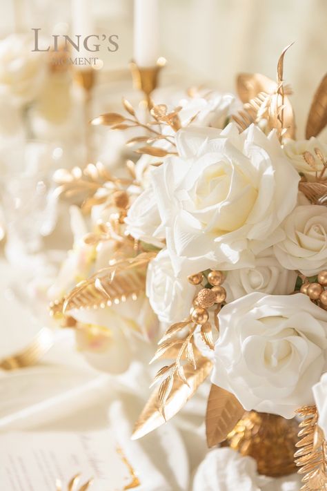 Golden Wedding Flowers Floral Arrangements, White Gold And Beige Wedding, Diy Gold Flowers, Champagne Colored Flowers, White And Gold Flower Arrangements, White And Gold Wedding Flowers, White And Gold Flowers, Making Bouquets, Gold Wedding Flowers