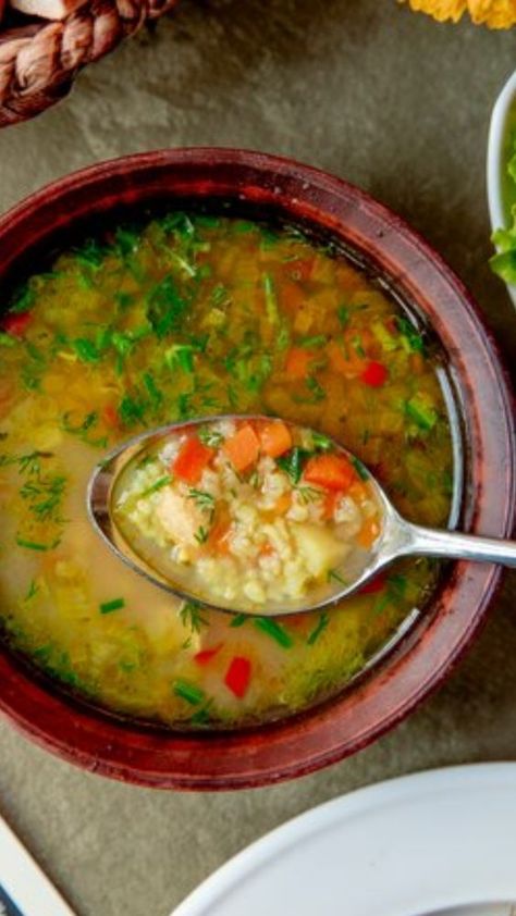 Nada traz mais conforto e sabor à mesa do que uma sopa de legumes cremosa preparada com carinho. Esta receita, passada de geração em geração, não só aquece o coração, mas também é rica em nutrientes, fácil de fazer e agrada a todos os paladares. Neste artigo, vamos explorar cada detalhe desta deliciosa sopa que… Continue a ler »Sopa de Legumes Cremosa da Vovó Muito Saborosa e Simples de Fazer O conteúdo Sopa de Legumes Cremosa da Vovó Muito Saborosa e Simples de Fazer aparece ... Creole Gumbo, Gumbo, New Orleans