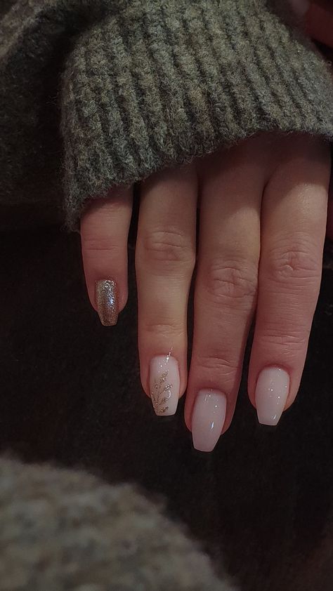 Milky White And Glitter Nails, Milky White Fall Nails, Milky White Nails With Glitter, Milky White Nails, Nail Glam, White Coffin Nails, White And Silver Nails, Milky Nails, White Glitter Nails