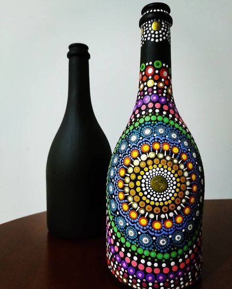 #bottle_art_handicraft #bottle_art_simpleblack and white bottle art designs simple bottle art designs for beginners diy bottle art designs beautiful bottle art designs #bottle_art_ideas_for_beginners #bottle_art_in_malayalam Wine Bottle Dot Art, White Bottle Art, Easy Crafts For Adults, Diy Bottle Art, Simple Bottle Art, Mirror Canvas Art, Painted Glass Bottles, Hand Painted Wine Bottles, Hand Painted Bottles