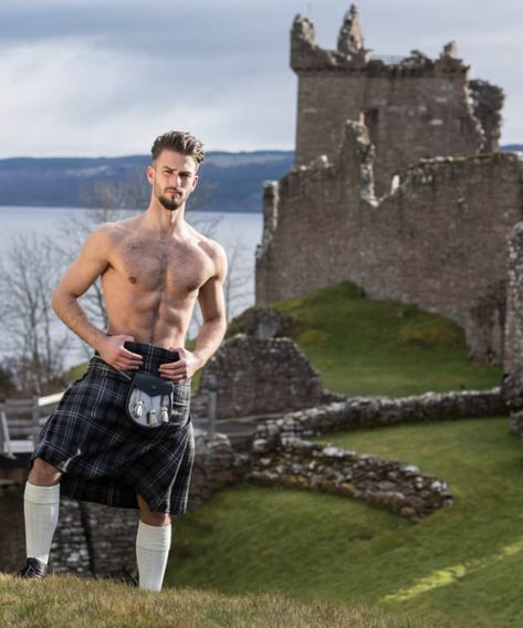 Scottish Wedding Kilts Men, Kilts Men Under The, Guys In Kilts, Kilts Men Hot Scotland, Mens Facial Hair Styles, Men In Kilts, Shirtless Men, Top Photo, Facial Hair