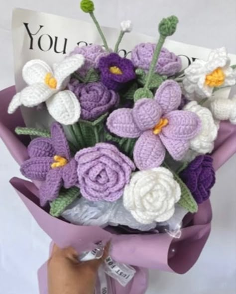 Purple Crochet Bouquet, Diy Crochet Flowers Tutorial, Tulip Flower Bouquet, Bouquet Crochet, Crochet Purple, Crochet Flower Bouquet, Crochet Bouquet, Beautiful Flower Designs, Knitted Flowers