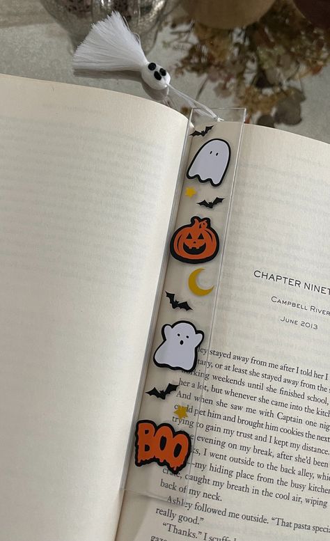 Halloween Bookmarks Diy, Halloween Bookmark Ideas, Bookmark Ideas Halloween, Spooky Bookmarks Diy, October Bookmarks, Bookmark Making, Halloween Bookmarks, Color Drawing Art, Bookmark Ideas