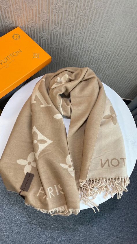 Lv Scarf, Louis Vuitton Scarf, Nightclub Aesthetic, Scarf Outfit, Winter Fit, Cute Birthday Gift, Cute Comfy Outfits, Scarf Design, Fashion Design Clothes